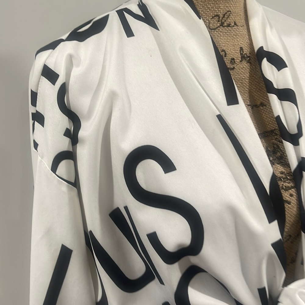 This classic white and black in top